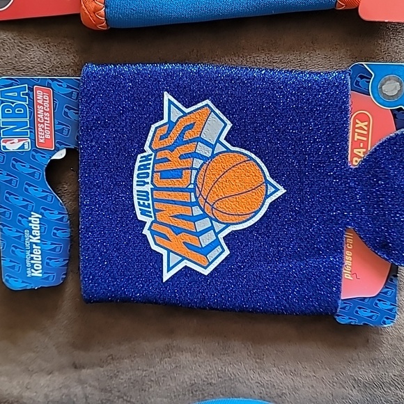 NY Knicks bottle and can Koozies - Picture 4 of 5